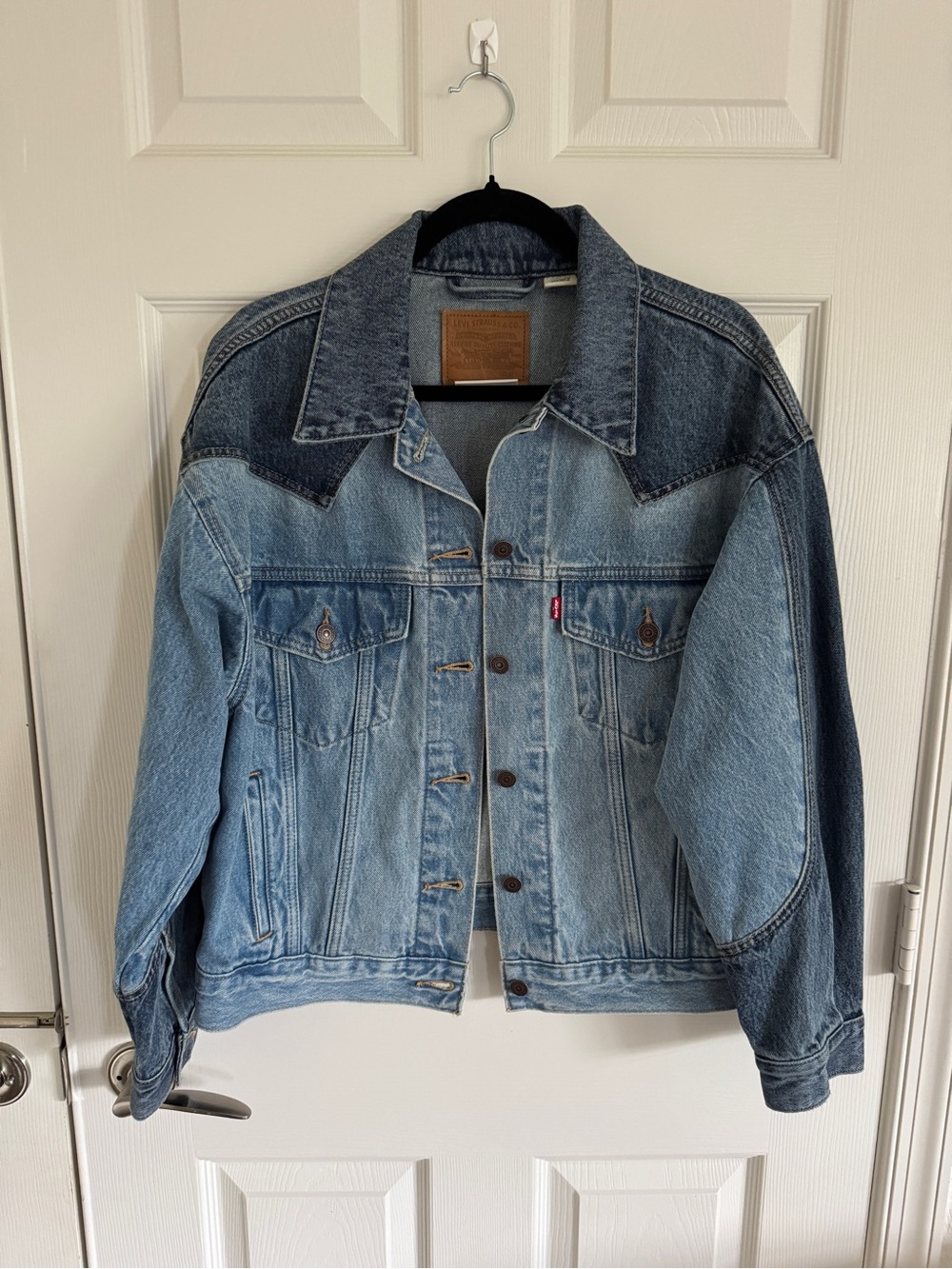 Levi’s ‘90s Western Pieced Trucker Jacket
Color: Free Range – Medium Wash - Picture 13 of 13